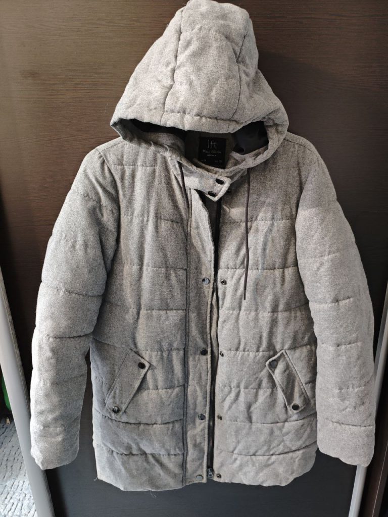 Тёплая стёганая куртка с капюшоном