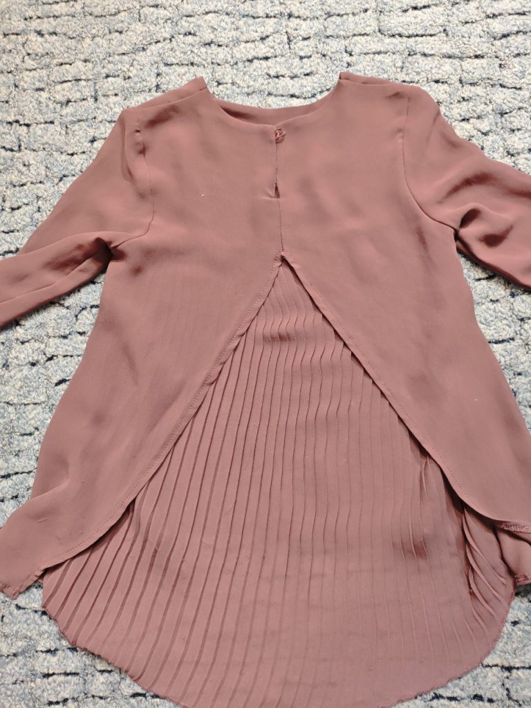 🌸 Стильная блуза