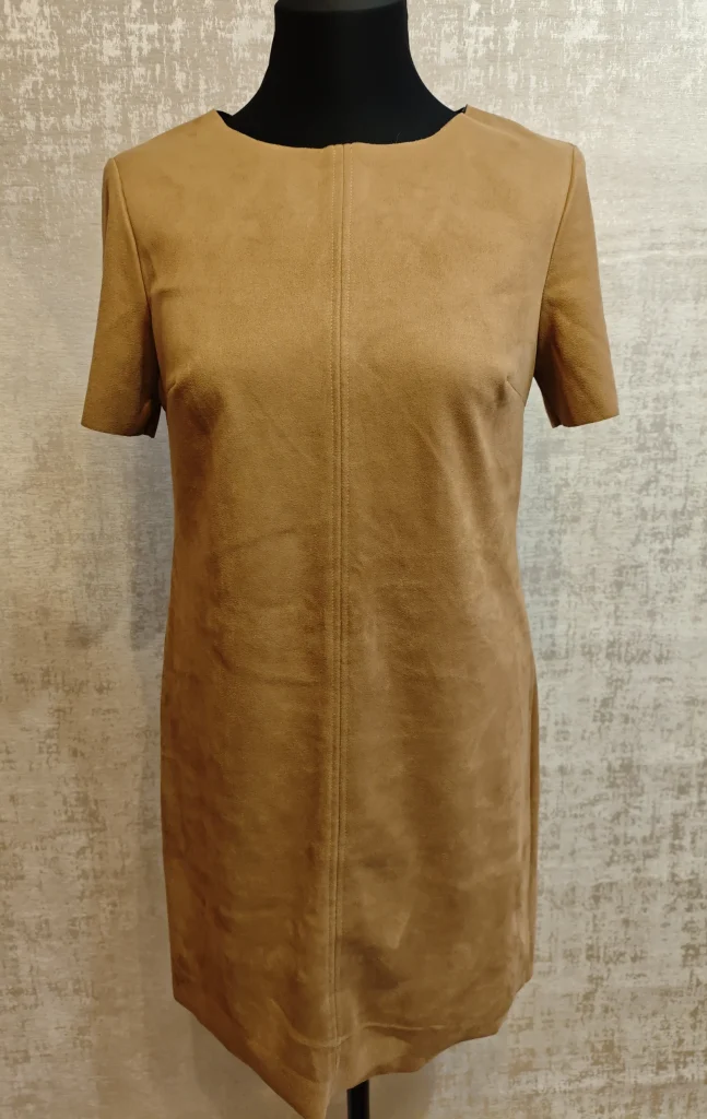 🤎 Лаконичное платье-футляр в оттенке camel