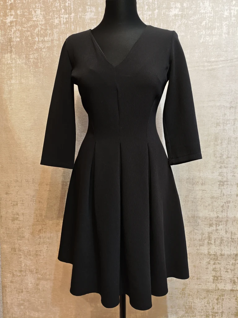 🖤 Лаконичное чёрное платье