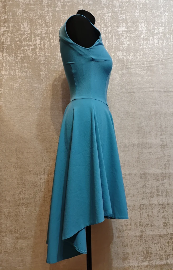 💙 Женское платье с асимметричной юбкой и поясом