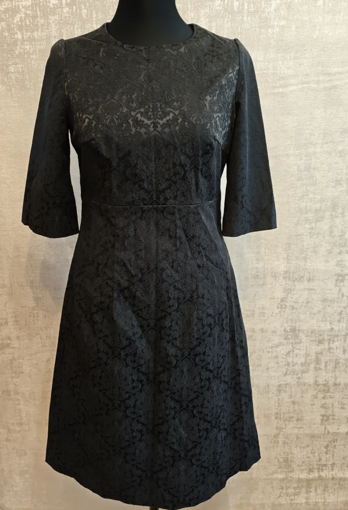🖤 Элегантное платье-футляр с жаккардовым узором
