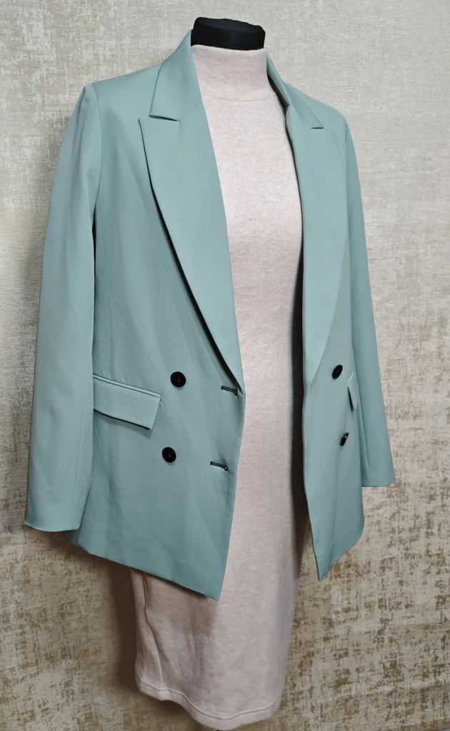 🤍 Женское платье-футляр миди с высоким воротом