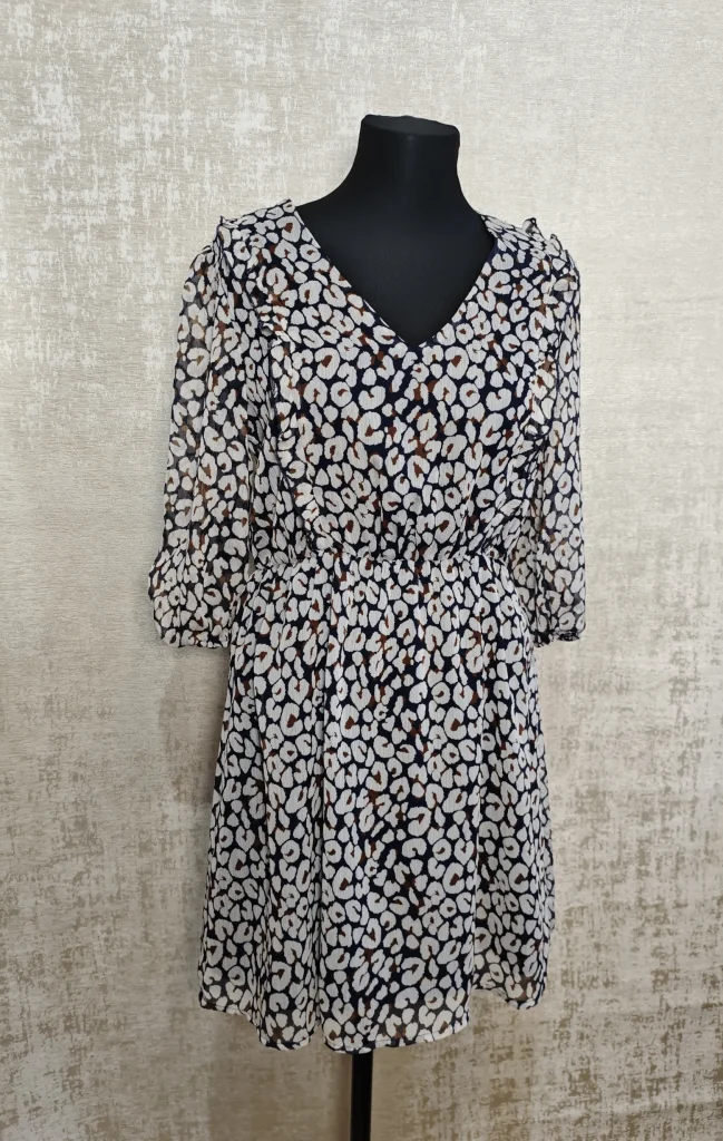 Женское платье с мягким принтом