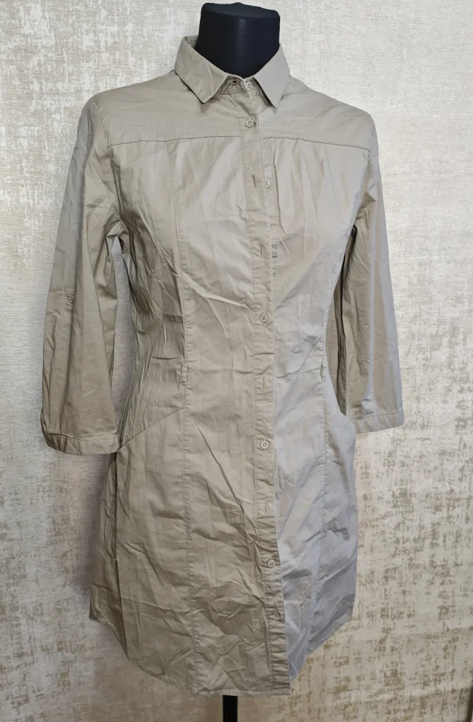 Классическое бежевое платье-рубашка