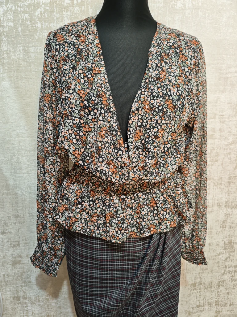 Летняя блуза — пряные цветы