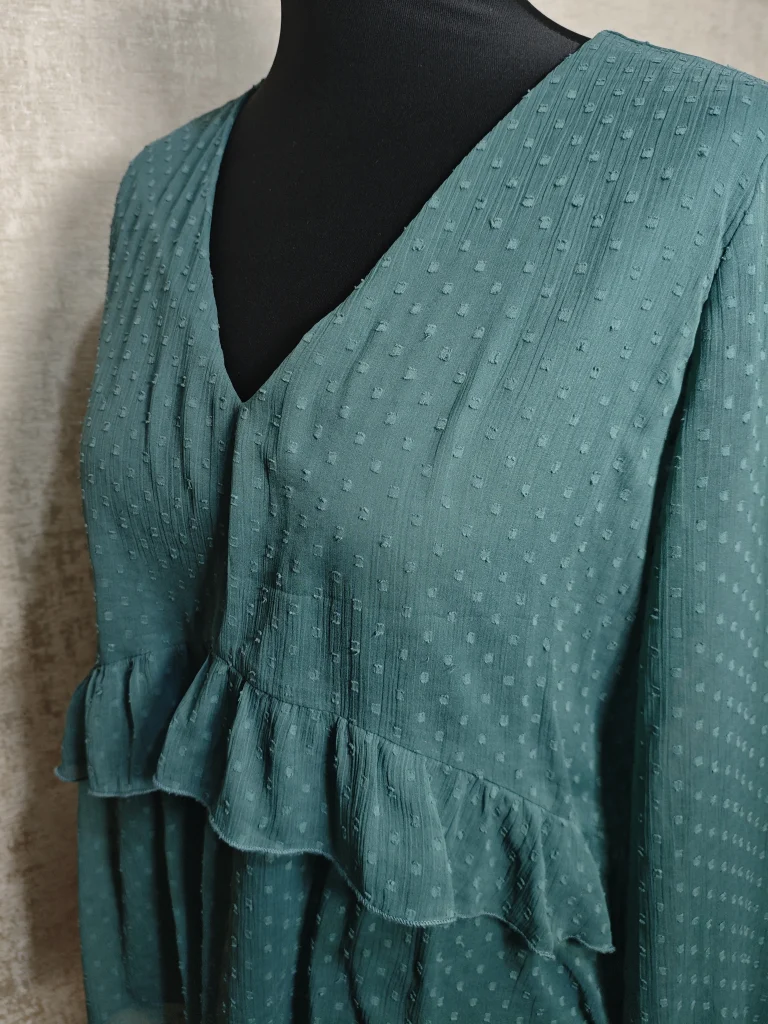 Женская блуза — изумрудная нежность