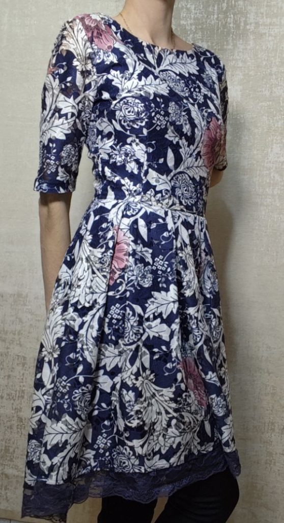 Женское платье — мягкая строгость