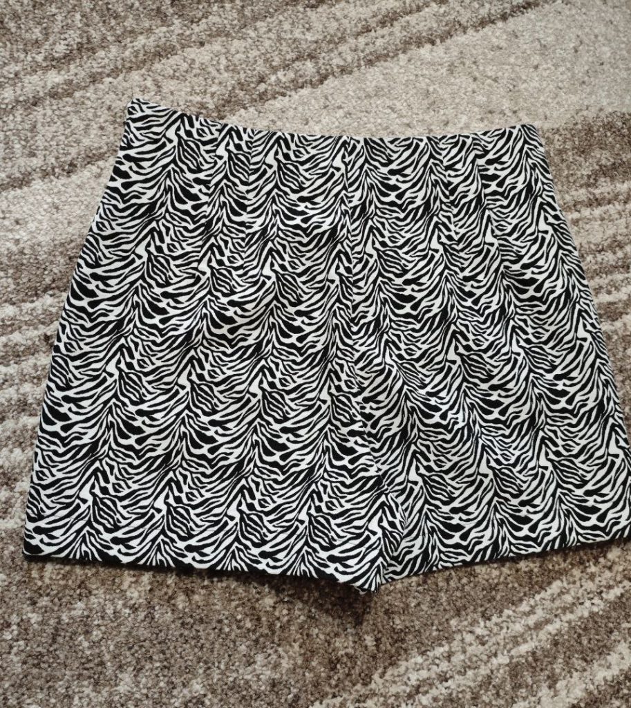 Юбка-шорты (скорт) — Африка