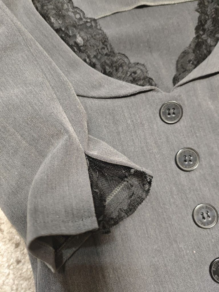 Женское платье с изюминкой